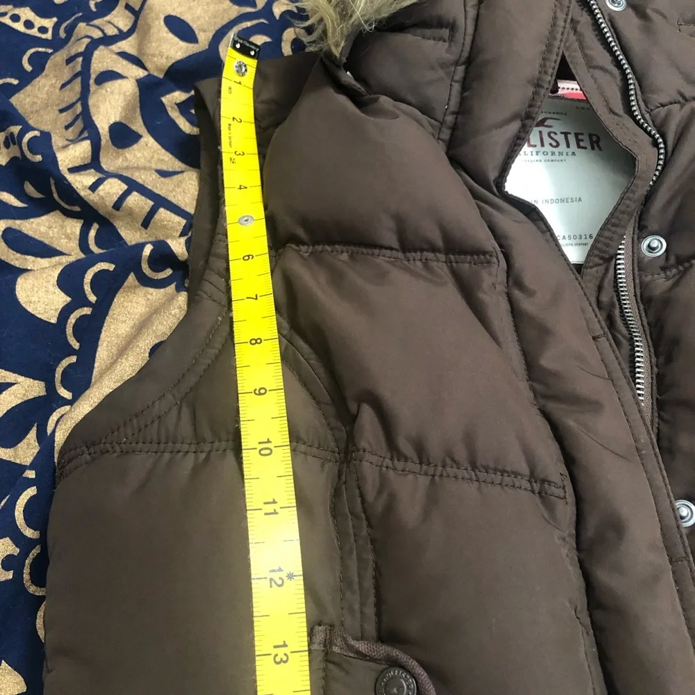 Hollister Red Plaid & Brown Puffer Vest w/ Detachable Fur Hood Size Large - Picture 14 of 14